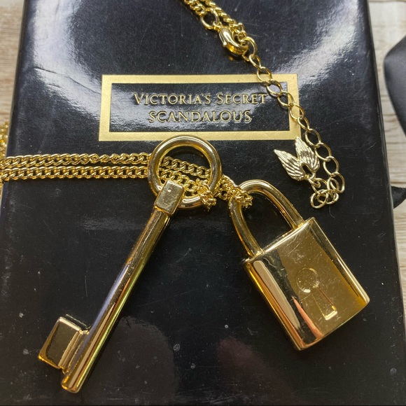 Victoria's Secret, Polished Gold Scandalous Lock & Key Necklace - Picture 5 of 5